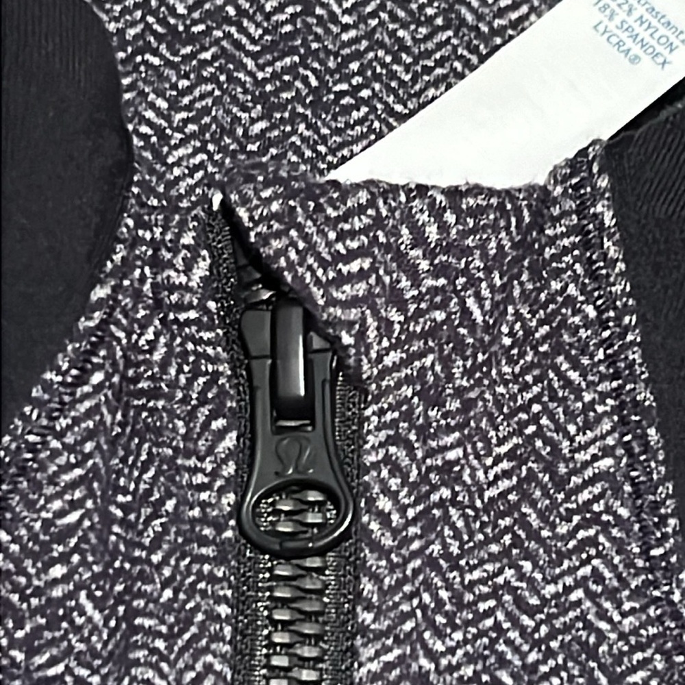 Lululemon Forme Jacket - Picture 6 of 13